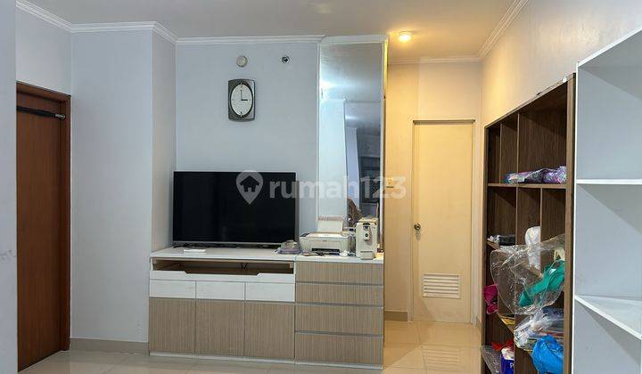 Apart Hadap Timur,3 Kamar,Lantai Rendah,Furnished,,Kelapa Gading 1