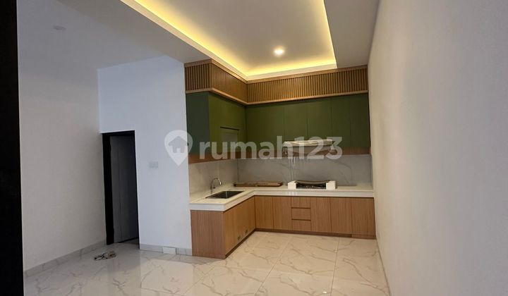For Sale Luxurious Good Ready to Live House in Taman Kopo, South Bandung 2