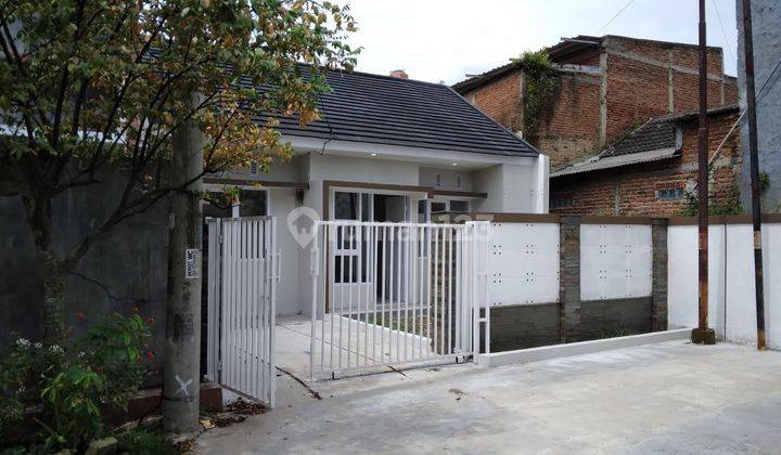 Rumah Tanpa Perlu Renovasi, Lantai Granit di Taman Rahayu 4 1