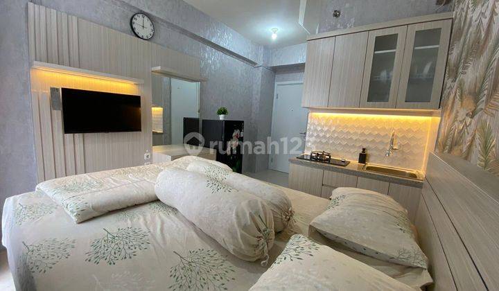 Romantic Studio Full Furnish Tower Scarlate Apartemen Green Pramuka 2