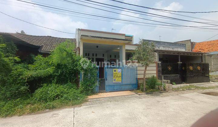 Di Jual Cepat Rumah Siap Huni Dengan Sistem Security 24 Jam, 10 Menit Ke Mall Summarecon Bekasi, Ke Tol Bekasi Barat, Stasiun Bekasi, 15 Menit Ke Tol Becakayu 1