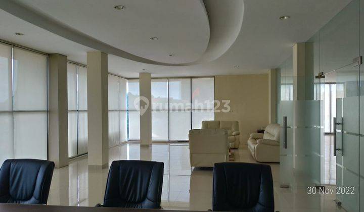 Gedung Komersial Strategis Multi Fungsi  7