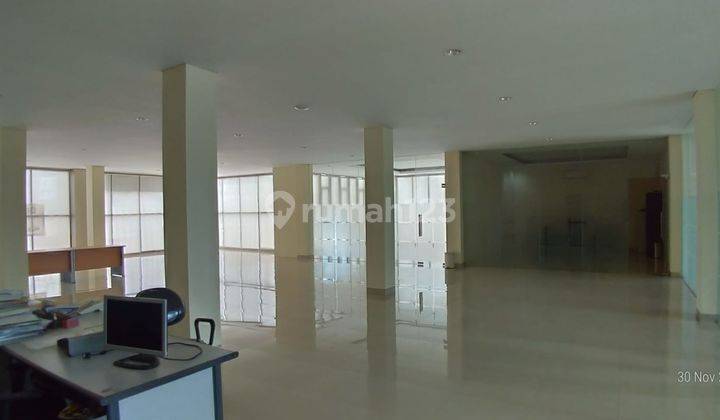 Gedung Komersial Strategis Multi Fungsi  6