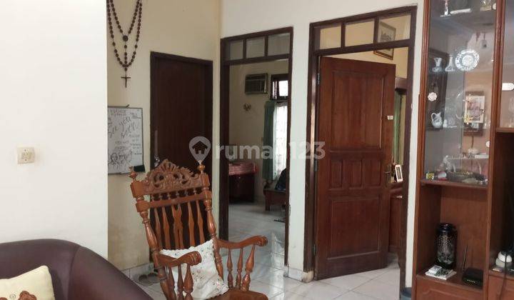 Dijual Rumah Nyaman di daerah asri di Selatan Jakarta  5 menit ke MRT Lebak Bulus  2