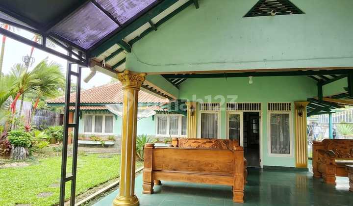 Minimalist Villa in the Flower City of Puncak, Cipanas