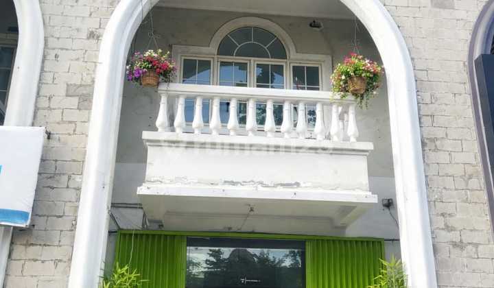 Ruko di Gading Serpong 3 Lantai Siap untuk Usaha