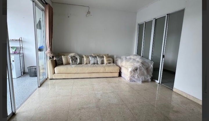 Rumah Cozy 3 Lantai Dalam Komplek Exclusive 2