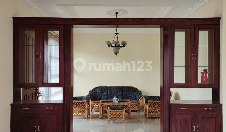 Rumah Cantik dalam komplek Exclusive
