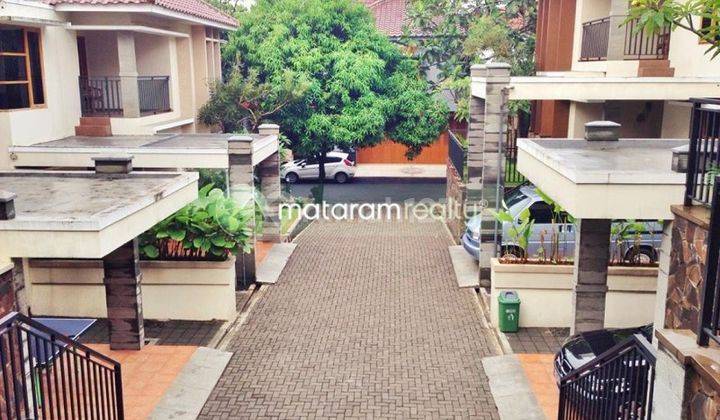 Rumah 2 Lantai Bagus Furnished di Cipedes Sayap Pasteur, Bandung 2