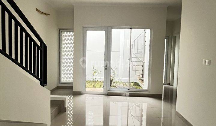 Rumah Kontrakan 2 Lantai Unfurnished di Cluster Amanda, Summarecon Bandung 2