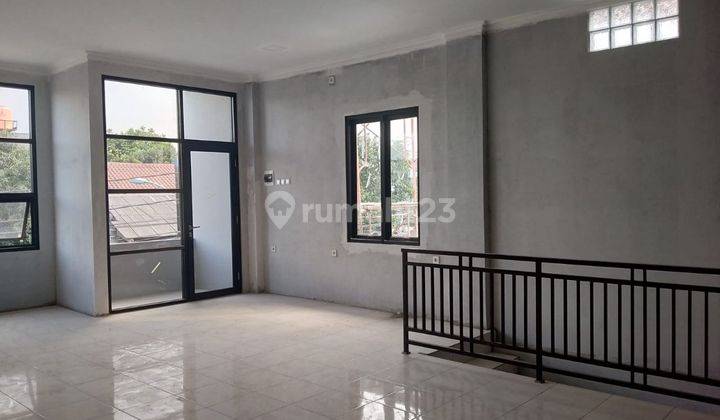 2 Ruko di jln raya kodau, dekat tol jatiwarna, bekasi 9