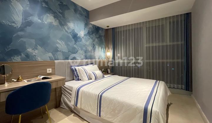 Ready-to-Occupy Fully Furnished CBD Surabaya Condominium Above Tunjungan Plaza