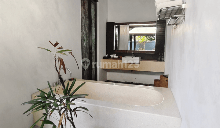 Dijual Luxury Villa Full Furnished Sarinande Seminyak, Bali 2