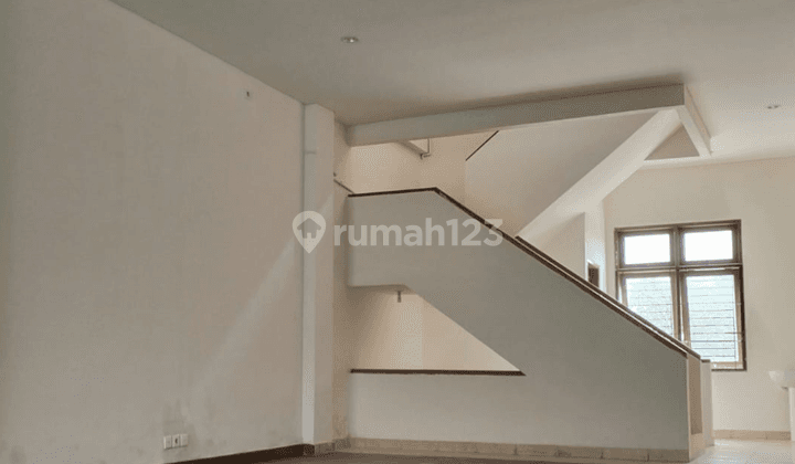 Dijual Ruko 3 Lantai Strategis Sunset Road Kuta Badung, Bali 2