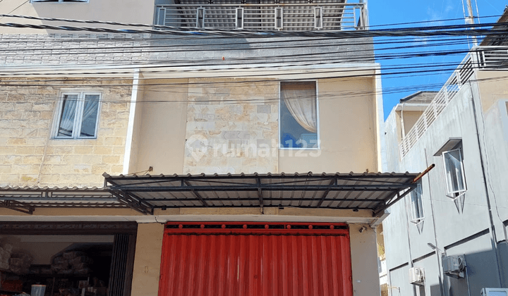 Disewakan Ruko 2 Lantai + Rooftop Sesetan Denpasar, Bali 1