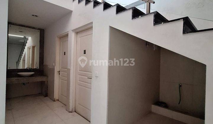 Opersewa Gedung Kosong Raya Puputan Renon, Bali 2