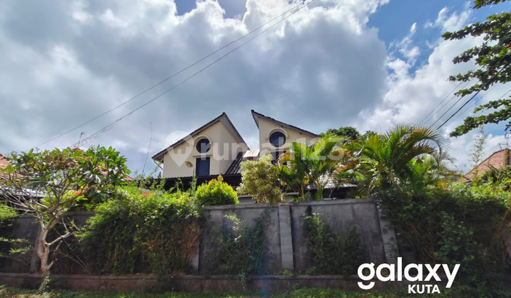 DISEWAKAN /JUAL/LEASEHOLD  VILLA 2 LANTAI DI TAMAN SAKURA JIMBARAN KUTA SELATAN BADUNG - BALI