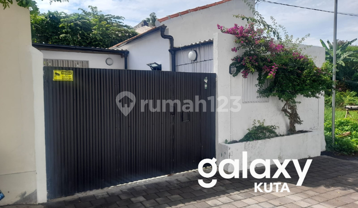 Rumah Semi Villa di Tibubeneng Canggu Badung - Bali