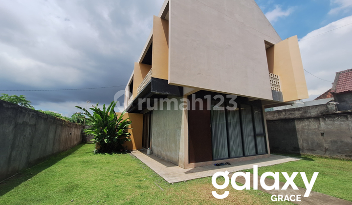 DIJUAL/DISEWAKAN RUMAH SEMI VILLA DI PANTAI GUMICIK KETEWEL SUKAWATI GIANYAR - BALI 