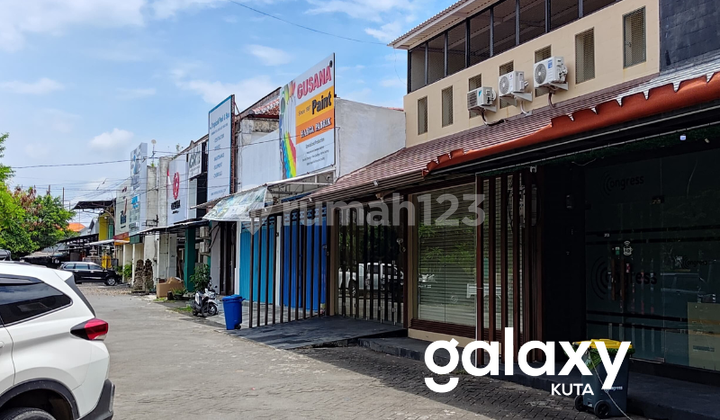 FOR RENT: 2-STORY SHOP HOUSE IN STRATEGIC LOCATION ON BYPASS NGURAH RAI, JIMBARAN, BADUNG - BALI