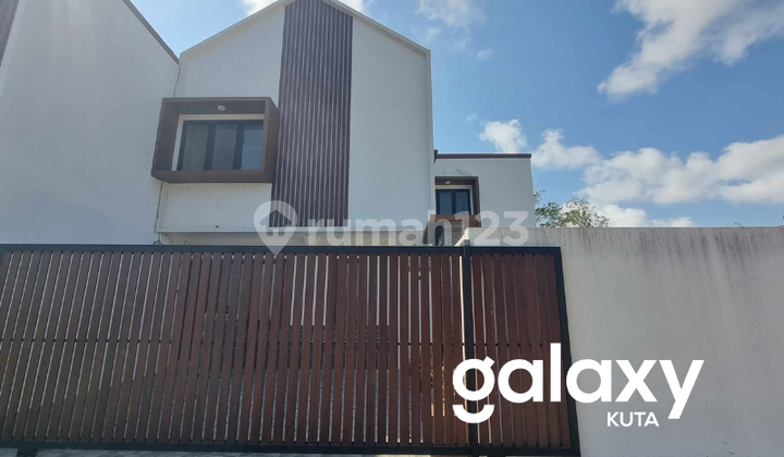 DIJUAL 2 UNIT RUMAH CLUSTER DI DHARMAWANGSA NUSA DUA BADUNG - BALI  