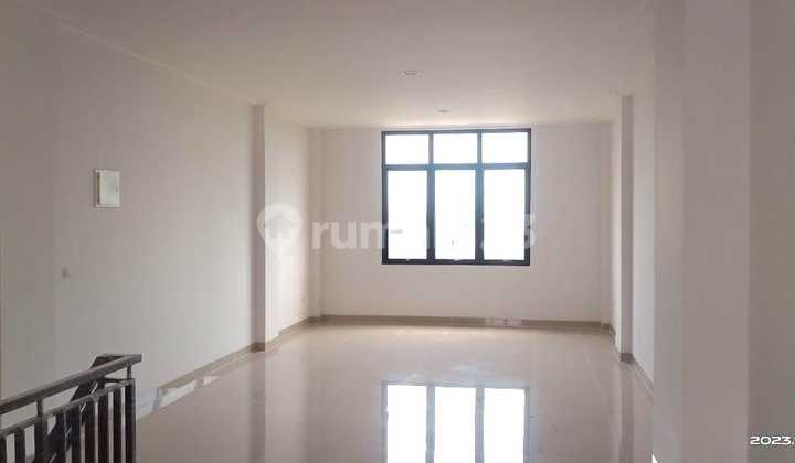 Premium 4-Story Shop House Ready to Occupy in Kelapa Gading, North Jakarta