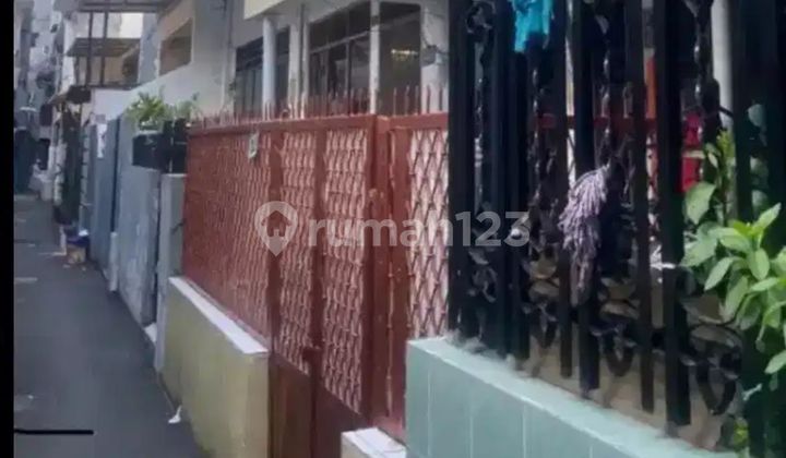 Di Jual Rumah di bawah njop di Tambora, Jakarta Barat