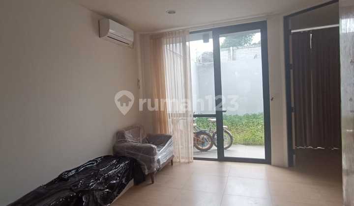 Rumah Brand New Siap Pakai Lokasi Cendana Essence Lippo Karawaci Tangerang 2