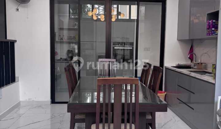 Disewakan Cepat Rumah Brand New Furnished 3 Lantai di Asya Semayang JGC Jakarta Timur