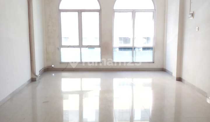 For Sale 3-Story Shop House Ready to Use in Cengkareng, West Jakarta 2