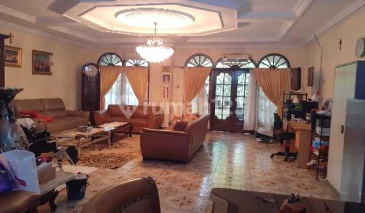 Dijual Rumah Lokasi Strategis & Elit di Jalan Saharjo Setiabudi Jakarta Selatan