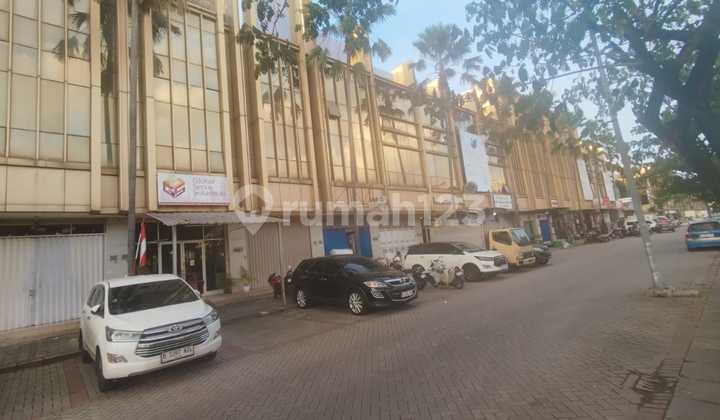 Bangunan Ruko Golf Lake Cengkareng Jakarta Barat Siap Pakai & Ekslusif Bangunan Ruko Golf Lake Cengkareng Jakarta Barat Siap Pakai & Ekslusif