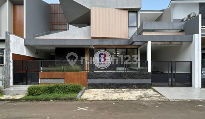 House with Swimming Pool Mertilang Bintaro Sector 9 2