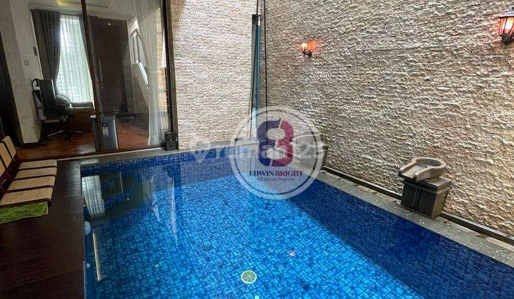 Rumah di Bintaro Ada Kolam Renang Discovery Sektor 9 1