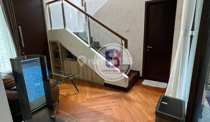 Rumah di Bintaro Ada Kolam Renang Discovery Sektor 9 2