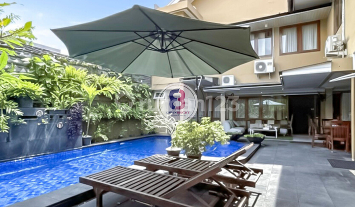 Rumah Bagus Ada Swimming Pool Dekat Pondok Indah Camar Bintaro Jakarta Selatan