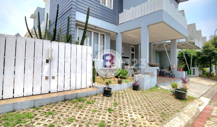 Hook House with Swimming Pool in Discovery Bintaro Sector 9