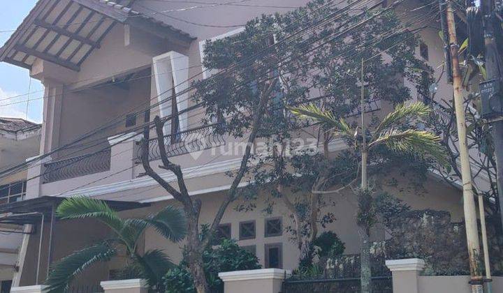 Disewakan Rumah Hoek 2 Lantai Siap Pakai Di Antapani 1