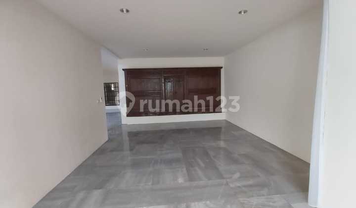 Nice House with SHM in Simprug Garden Ready to Occupy