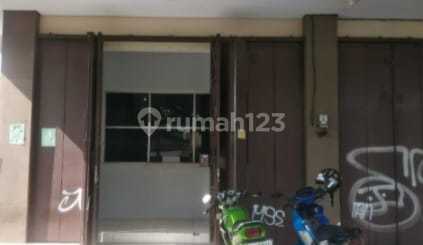 Good Shop House 191.82 m2 Freehold Certificate, Solo, Hasanudin Street 2