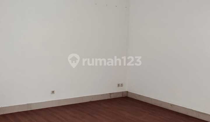 Ready to Occupy, House, 1 Story, Freehold Title, Flood-Free, Golf View, Rp 3.3 Billion 2