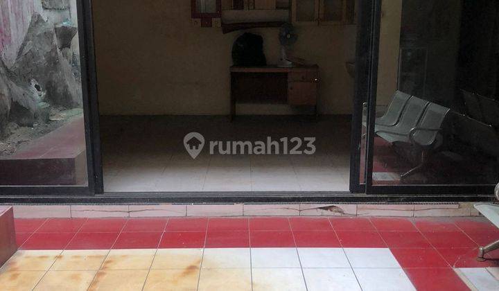 Rumah lama hadap timur jual pasrah nego sampai jadi 2