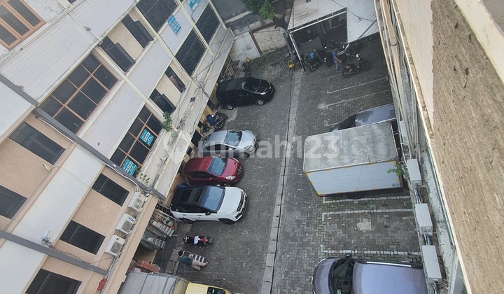 Ruko 4Lantai Bersih Rapi Ruko 4Lantai Bersih Rapi