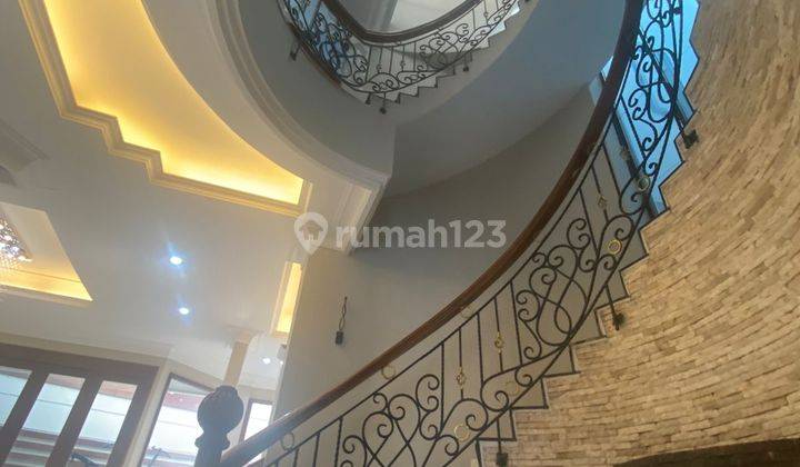 Rumah lux 3,5lantai pool view taman 1