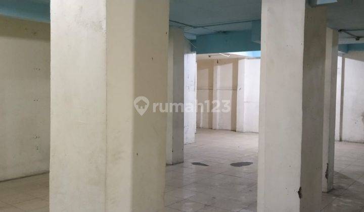 Tepi jl raya 2lantai 3