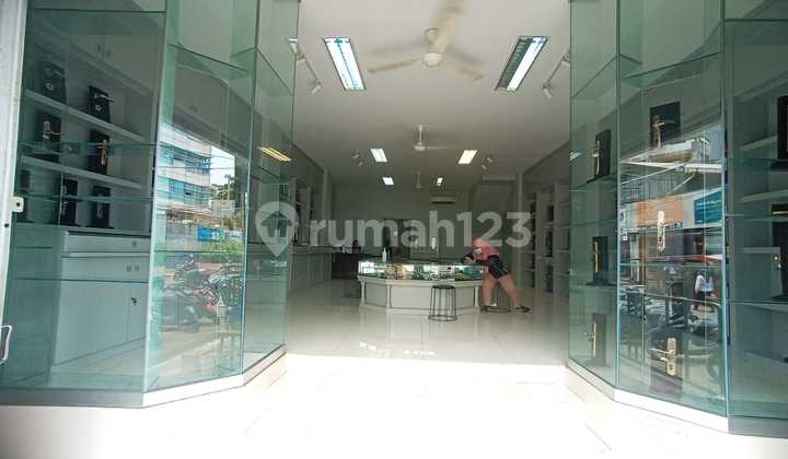 Ruko gandeng 4lantai pusat niaga 7