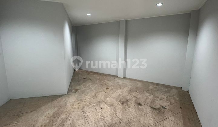 Commercial Main Road House, Menteng, Central Jakarta 2