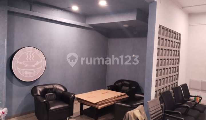 Ruko Gandeng Kota Jakarta Barat Jalan Raya