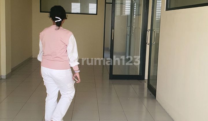 Alam Sutra Shop House on Main Road, 5 Minutes to Toll Road and IKEA, 3 Floors