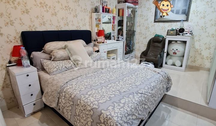 Row House 4 Cars After Renovation Ready to Live In 2